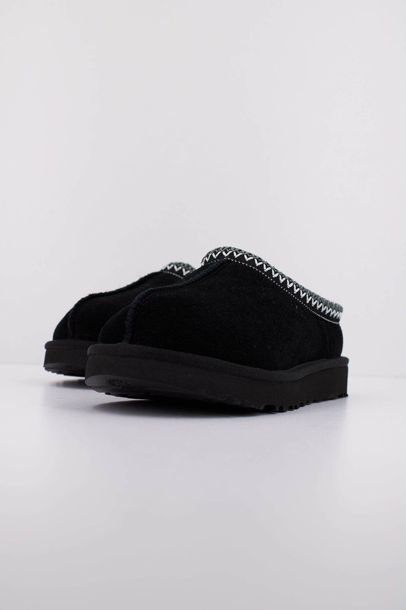 UGG W TASMAN en color NEGRO  (2)