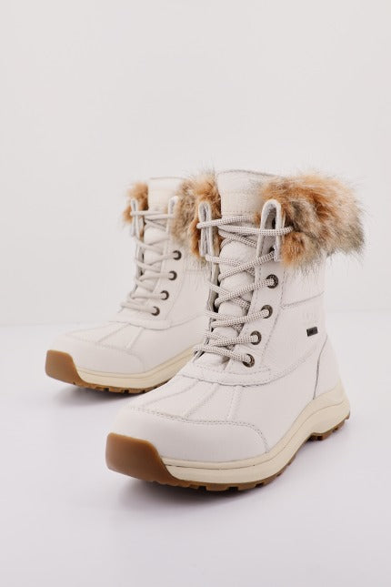 UGG W ADIRONDACK III TIPPED en color BLANCO  (2)