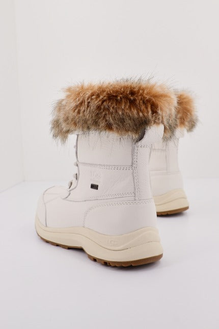 UGG W ADIRONDACK III TIPPED en color BLANCO  (3)