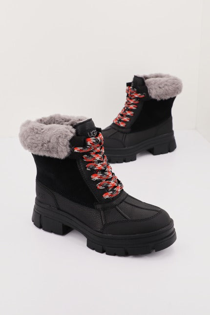 UGG W ASHTON ADDIE en color NEGRO  (1)