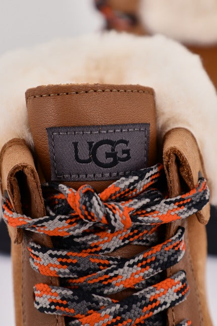 UGG W ASHTON ADDIE en color MARRON  (4)