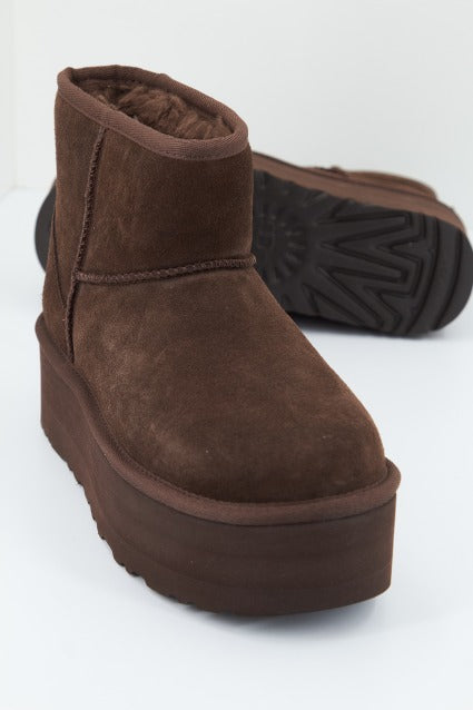 UGG  CLASSIC MINI PLATFORM en color MARRON  (3)