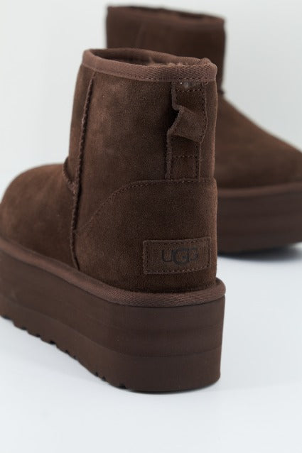 UGG  CLASSIC MINI PLATFORM en color MARRON  (4)