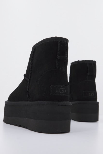 UGG W CLASSIC MINI PLATFORM en color NEGRO  (3)