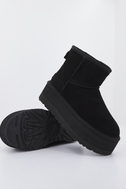 UGG W CLASSIC MINI PLATFORM en color NEGRO  (4)