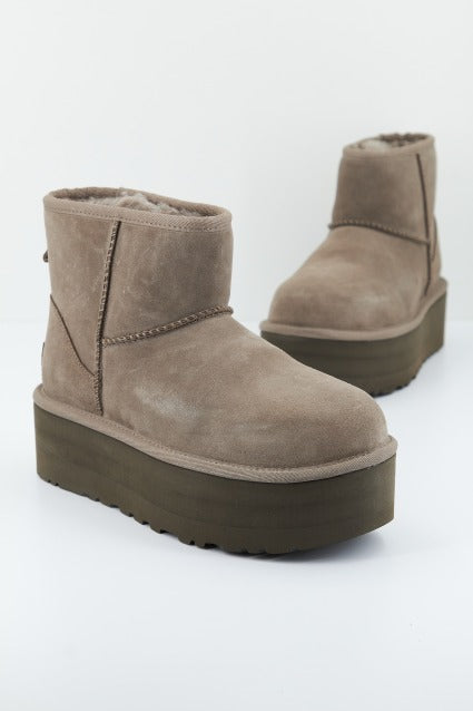 UGG  CLASSIC MINI PLATFORM en color GRIS  (1)