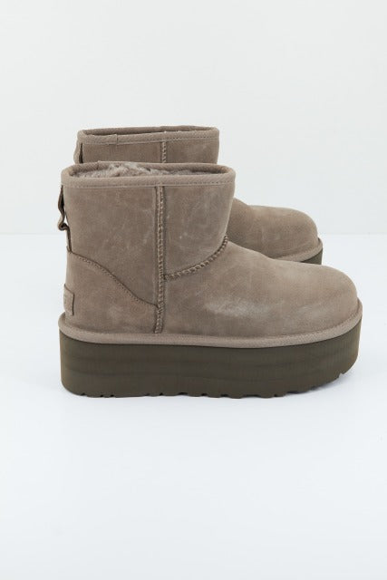 UGG  CLASSIC MINI PLATFORM en color GRIS  (2)