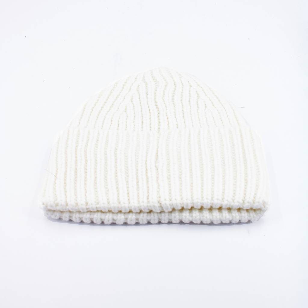 UGG W CHUNKY RIB BEANIE W LOGO en color BLANCO  (5)