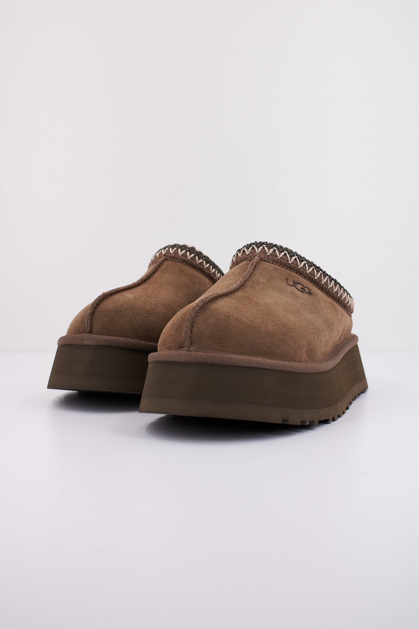 UGG W TAZZ en color MARRON  (2)