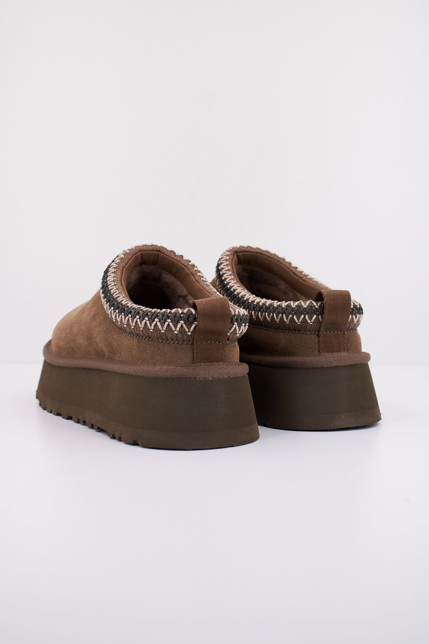 UGG W TAZZ en color MARRON  (4)