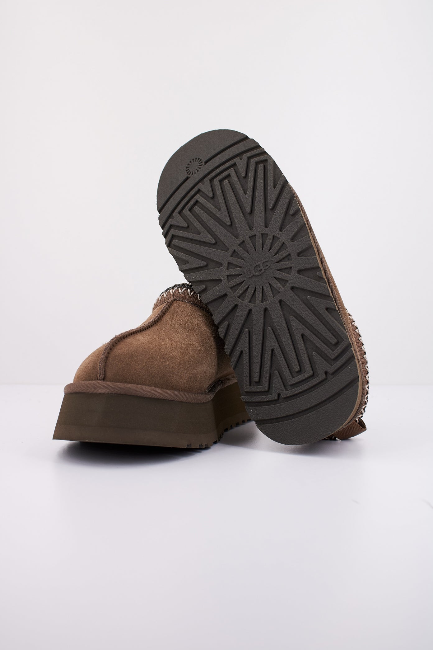 UGG W TAZZ en color MARRON  (5)