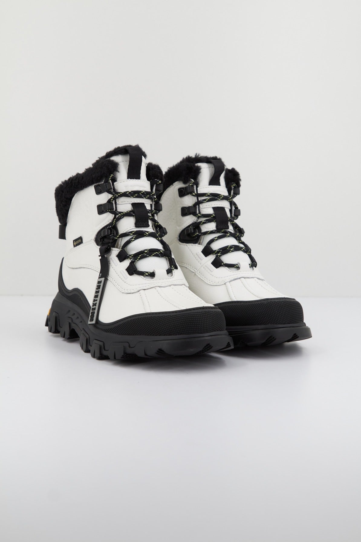 UGG W ADIRONDACK MERIDIAN HIKER en color BLANCO  (2)