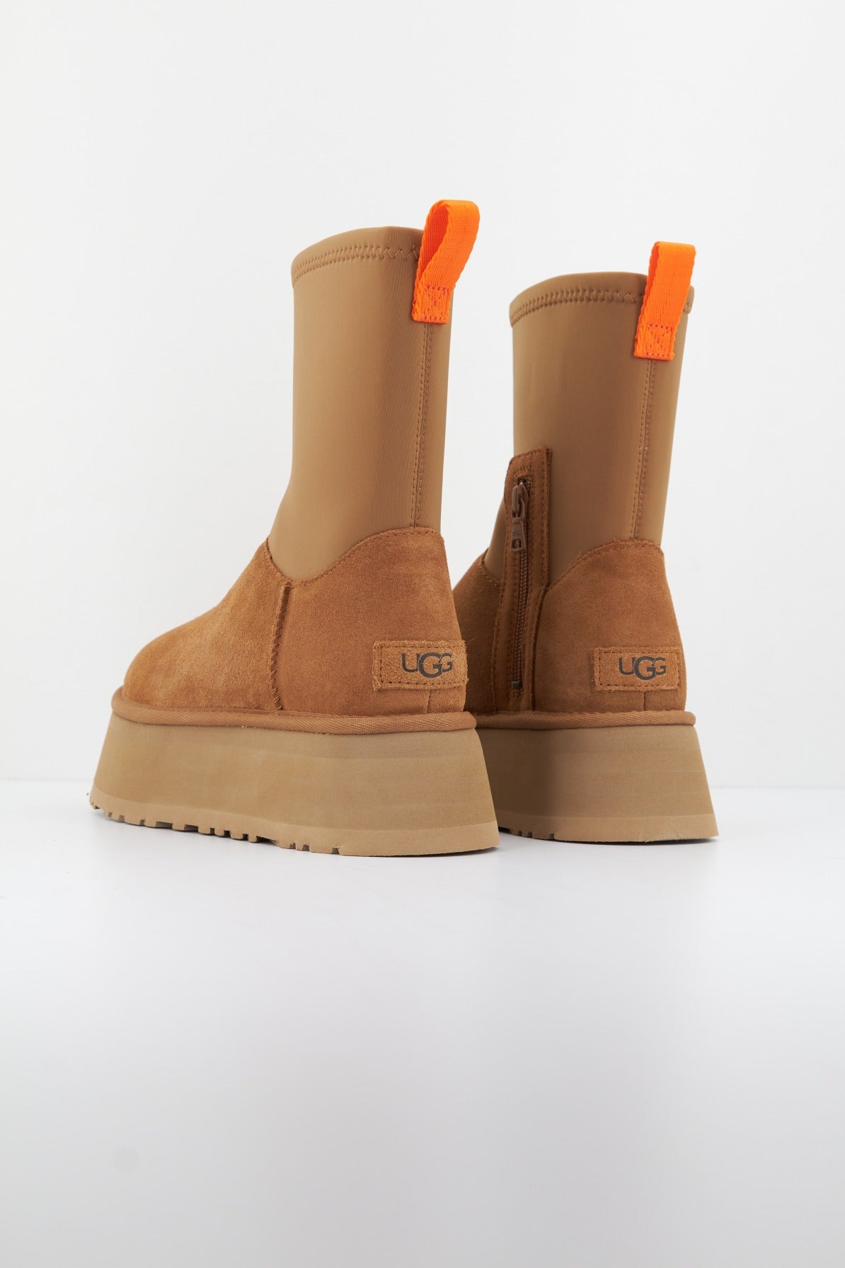 UGG W CLASSIC DIPPER en color MARRON  (3)