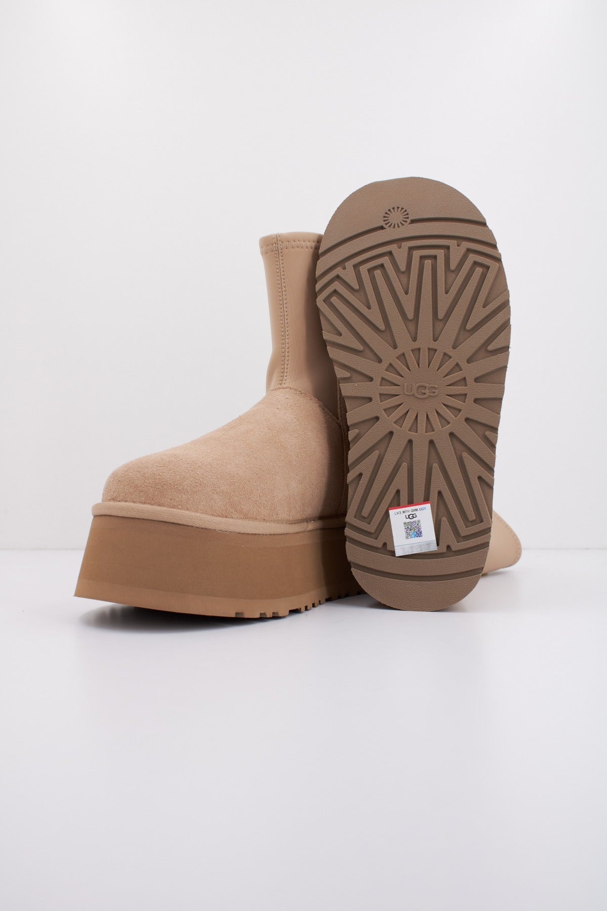 UGG W CLASSIC DIPPER en color MARRON CLARO  (4)