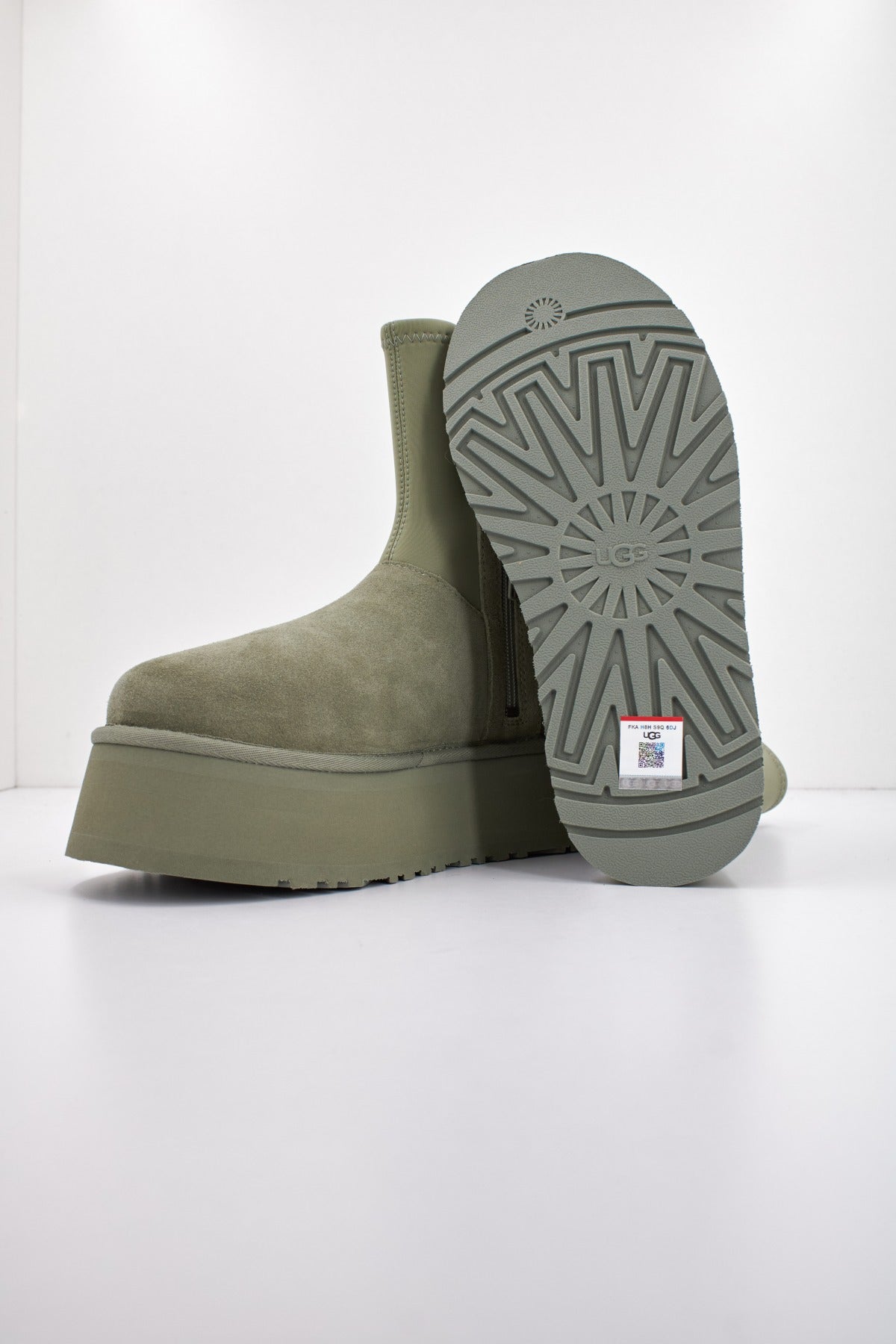 UGG W CLASSIC DIPPER en color VERDE  (4)