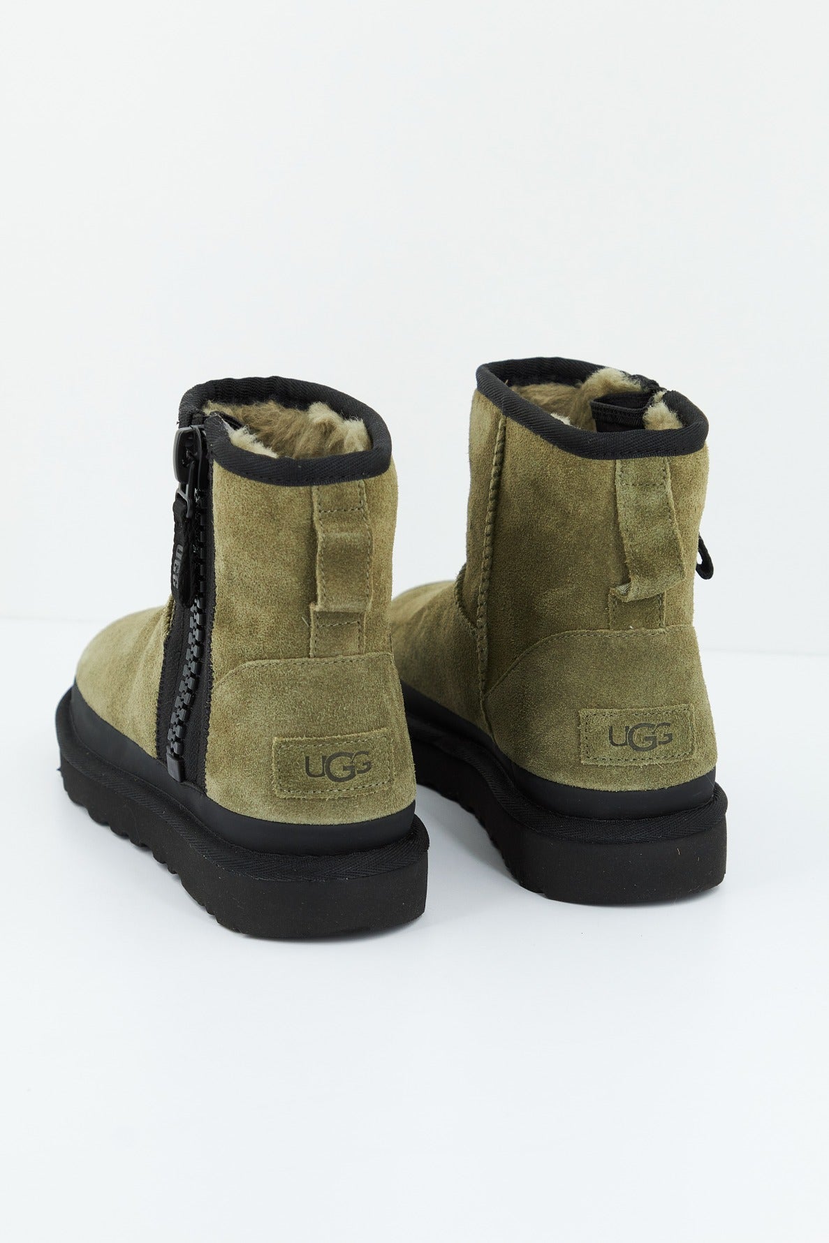 UGG W CLASSIC MINI ZIPPER TAPE en color VERDE  (4)