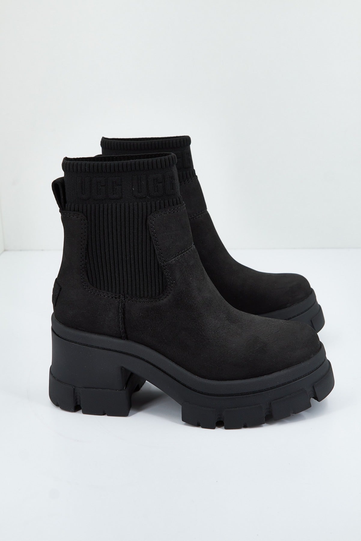 UGG W BROOKLYN CHELSEA en color NEGRO  (1)