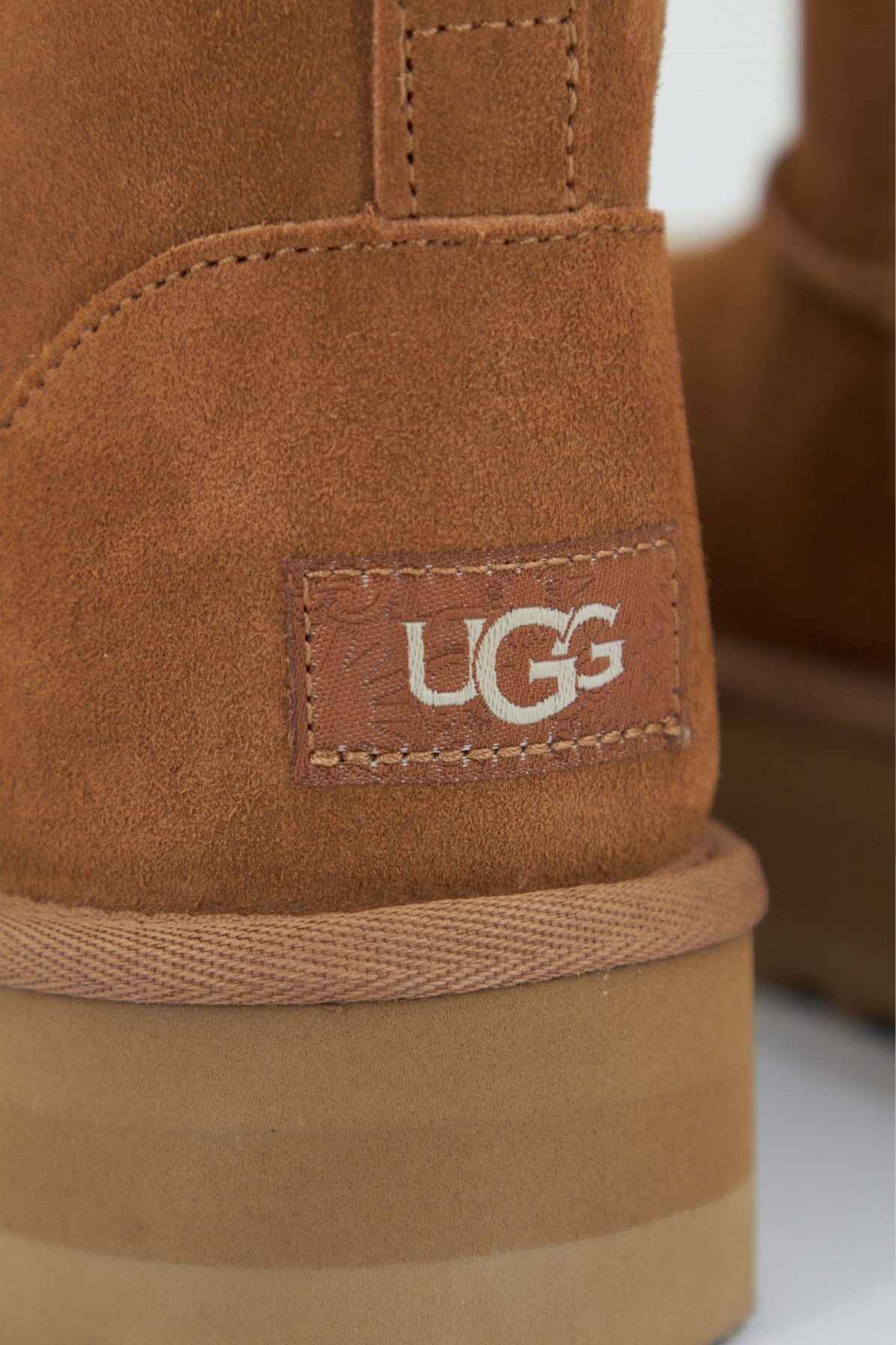 UGG CLASSIC MINI PLATFORM en color MARRON CLARO  (3)