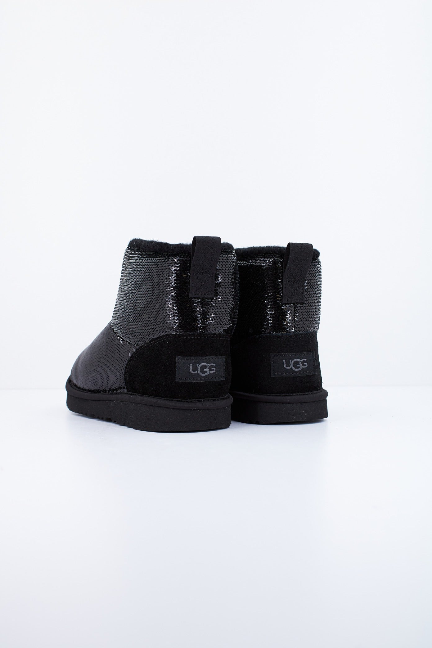 UGG K CLASSIC MINI MIRROR BALL en color NEGRO  (3)