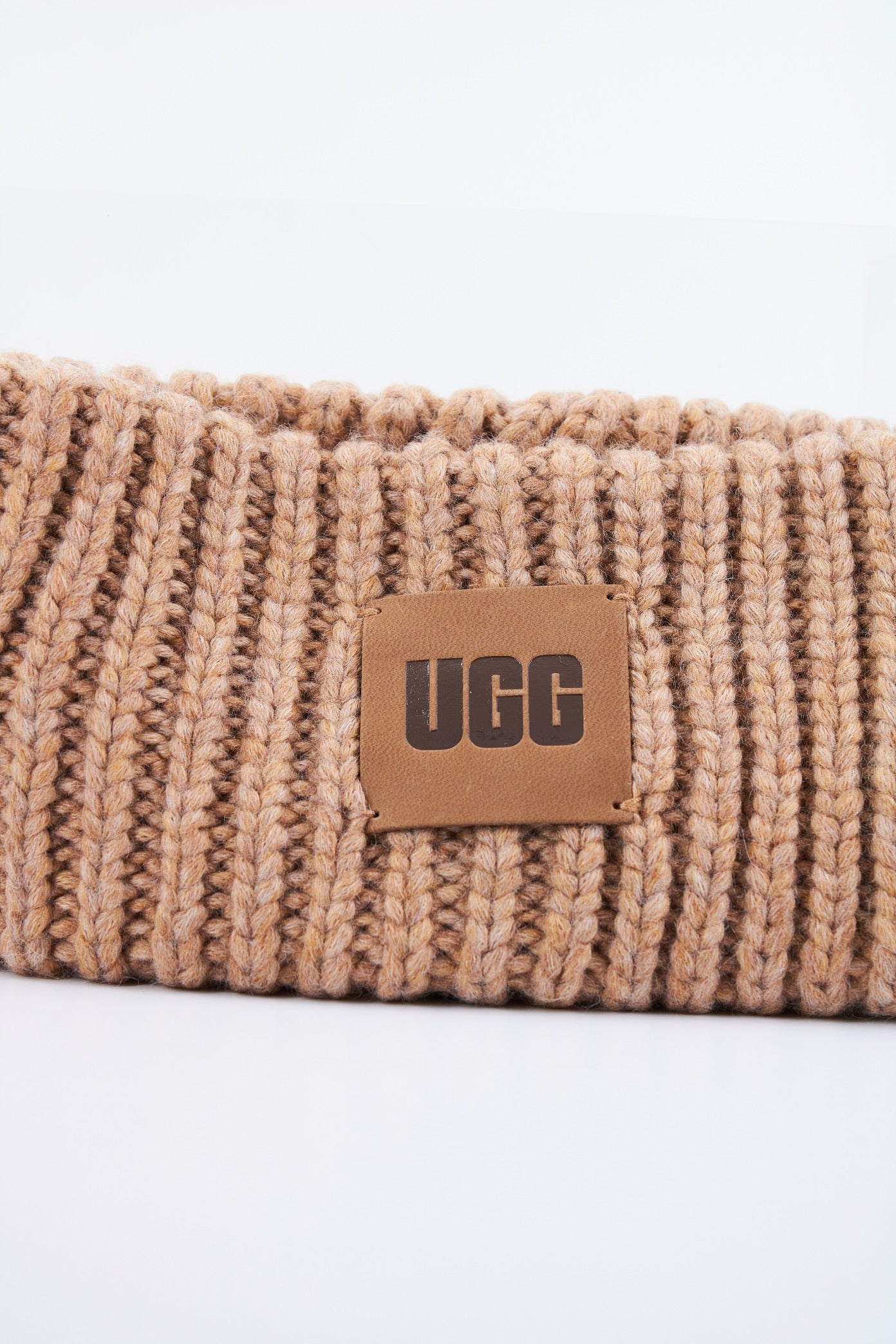 UGG W CHUNKY RIBBED HEADBAND en color MARRON  (3)