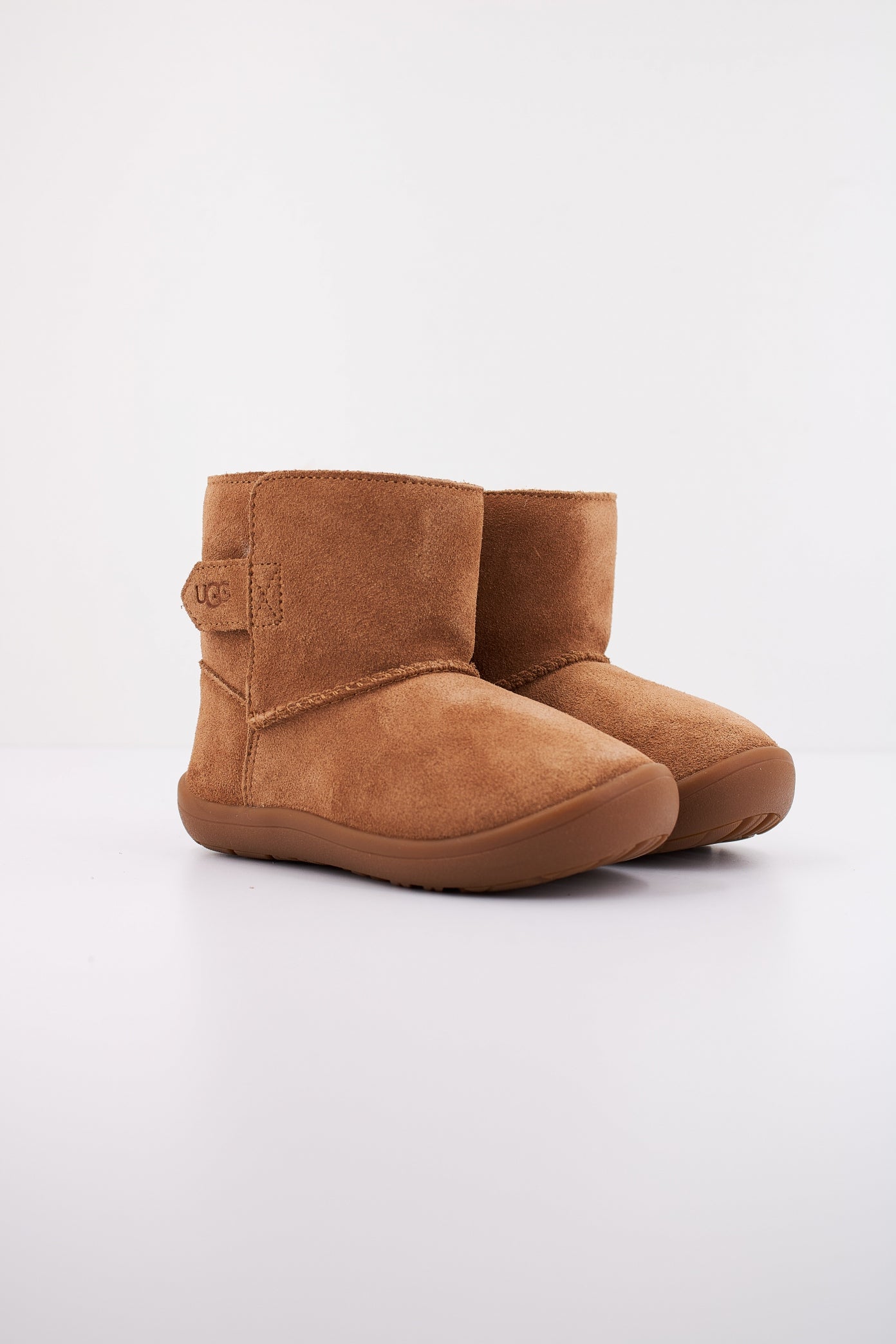 UGG KEELAN II en color MARRON  (2)