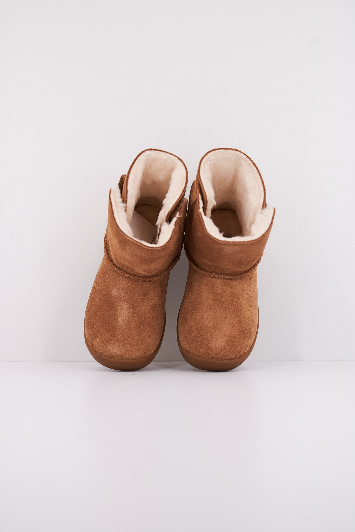 UGG KEELAN II en color MARRON  (3)