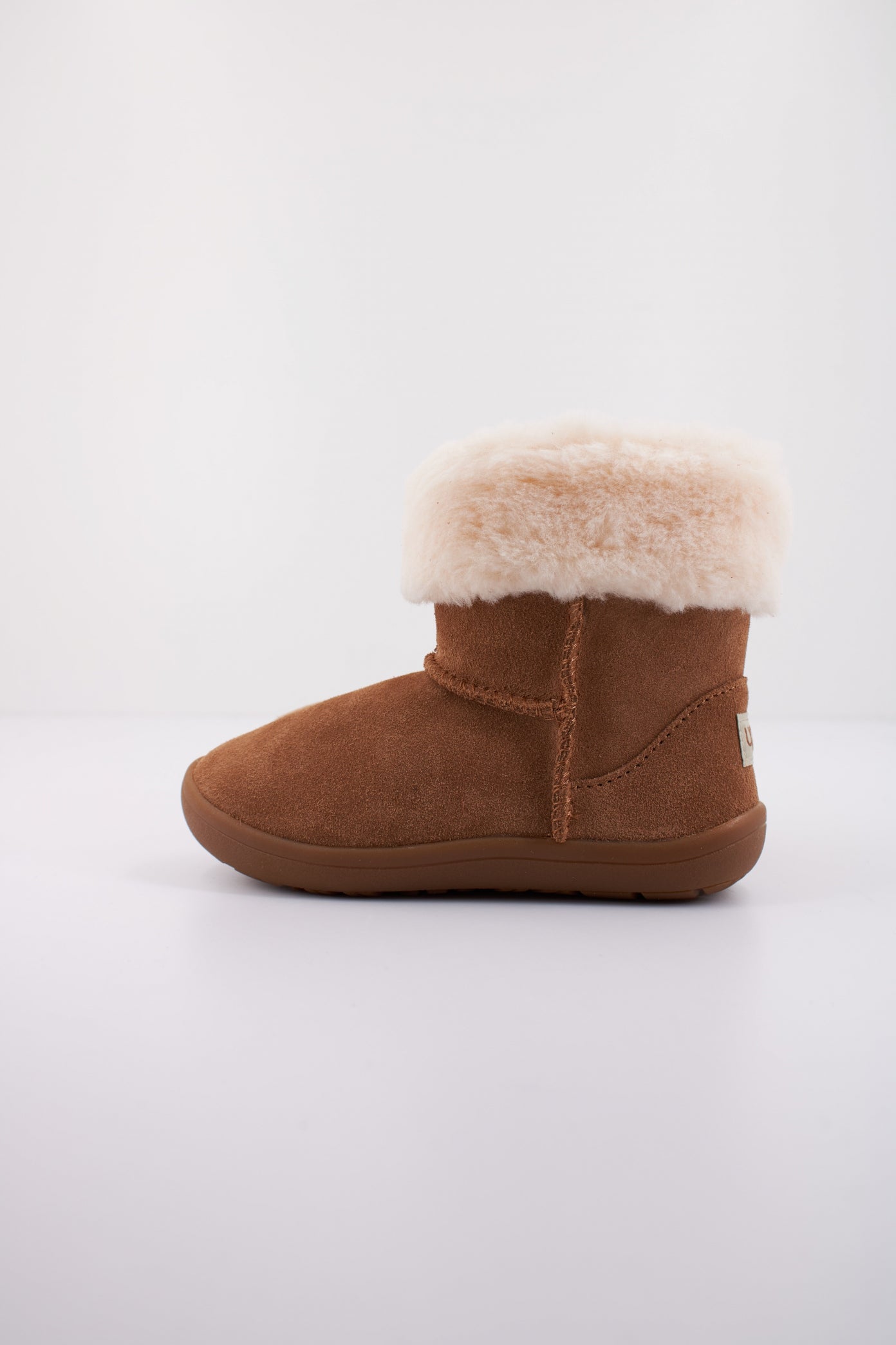 UGG SAMMEE en color MARRON  (1)