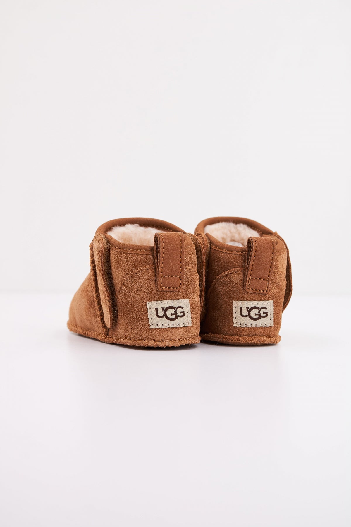 UGG BABY CLASSIC ULTRA MINI en color MARRON  (4)