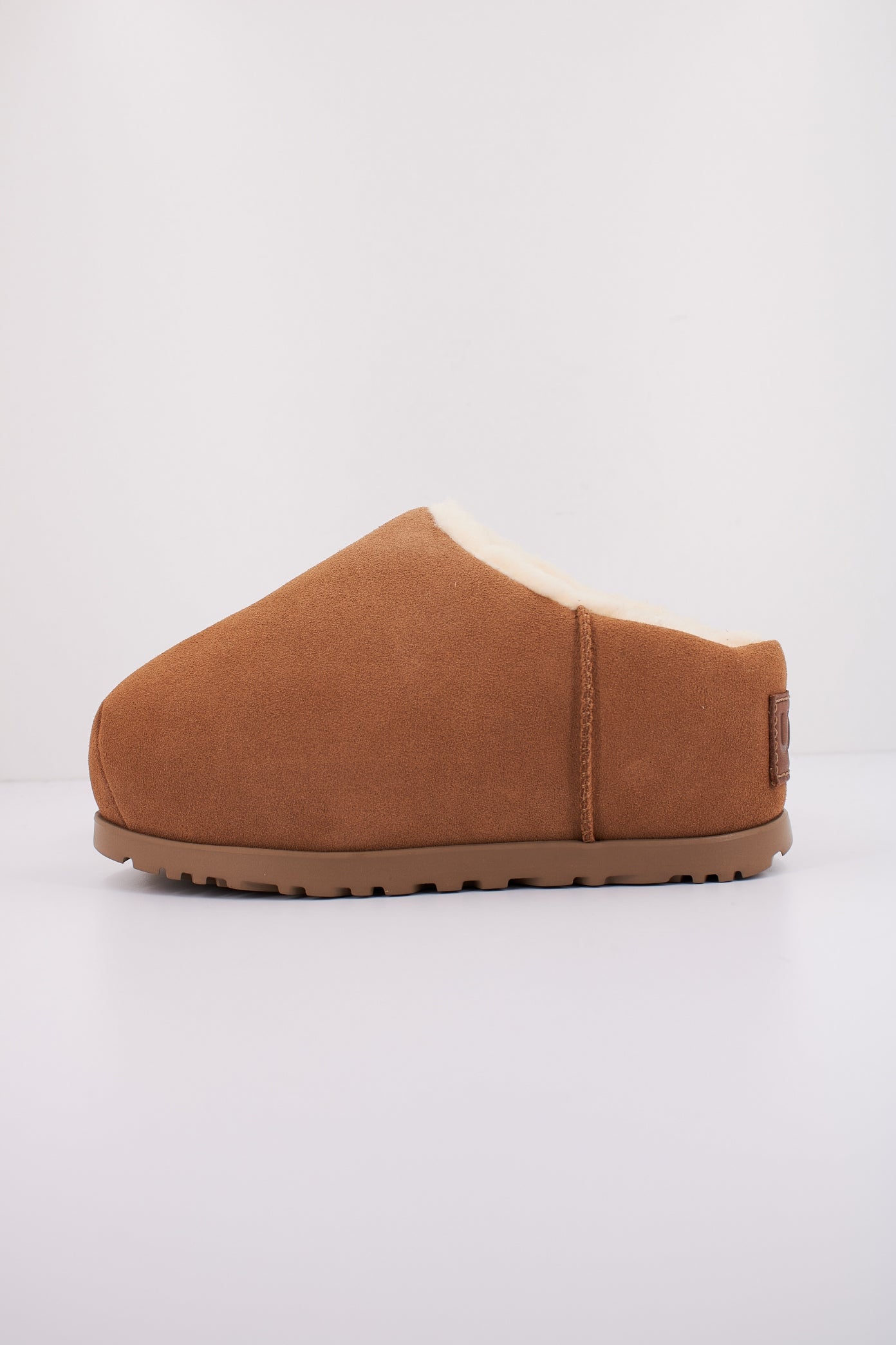 UGG W PUMPED SLIDE en color MARRON  (1)