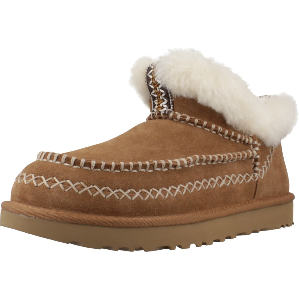 UGG W CLASSIC ULTRA MINI ALPINE en color MARRON  (1)