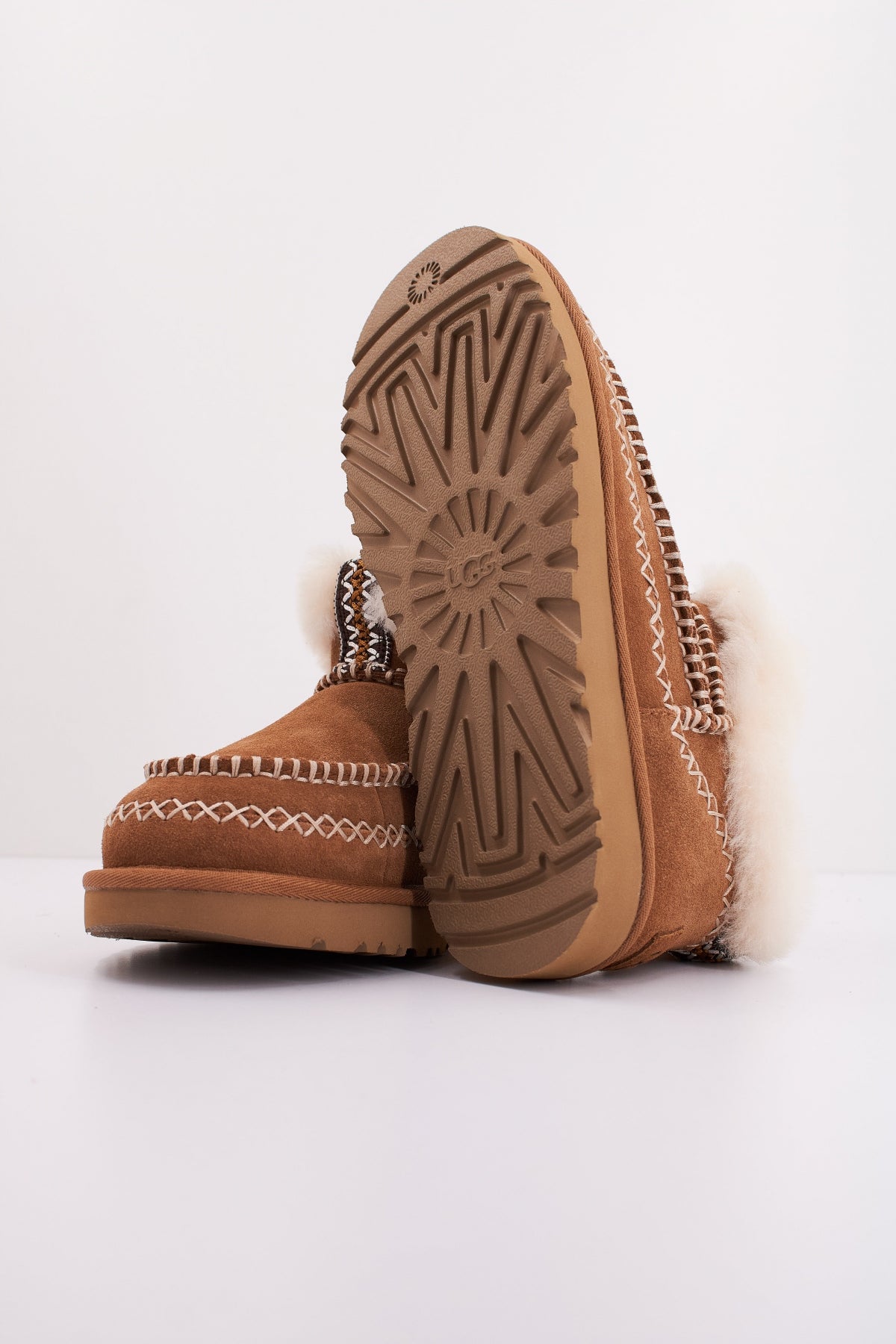 UGG W CLASSIC ULTRA MINI ALPINE en color MARRON  (5)