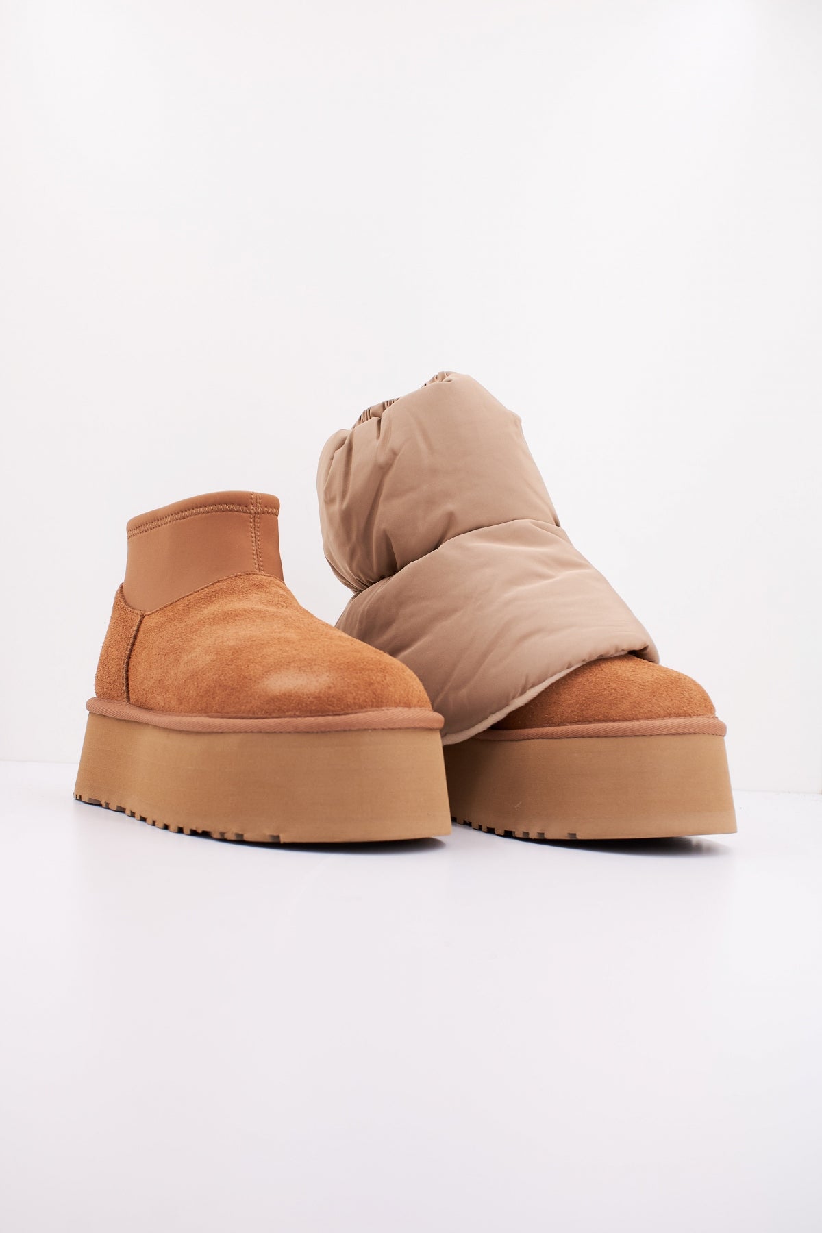 UGG W CLASSIC MINI DIPPER PUFF en color MARRON  (2)