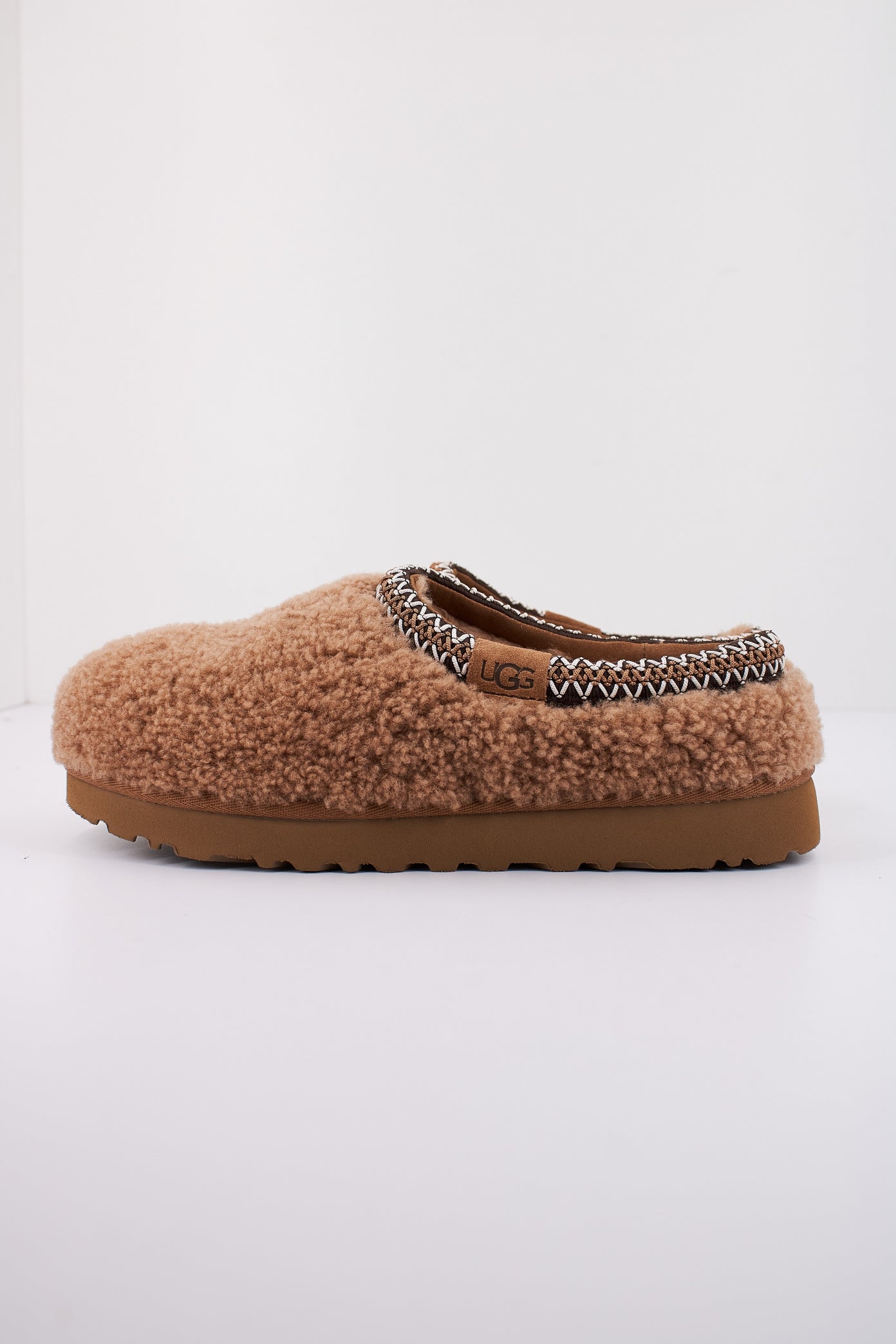 UGG W TASMAN MAXI CURLY en color MARRON  (1)