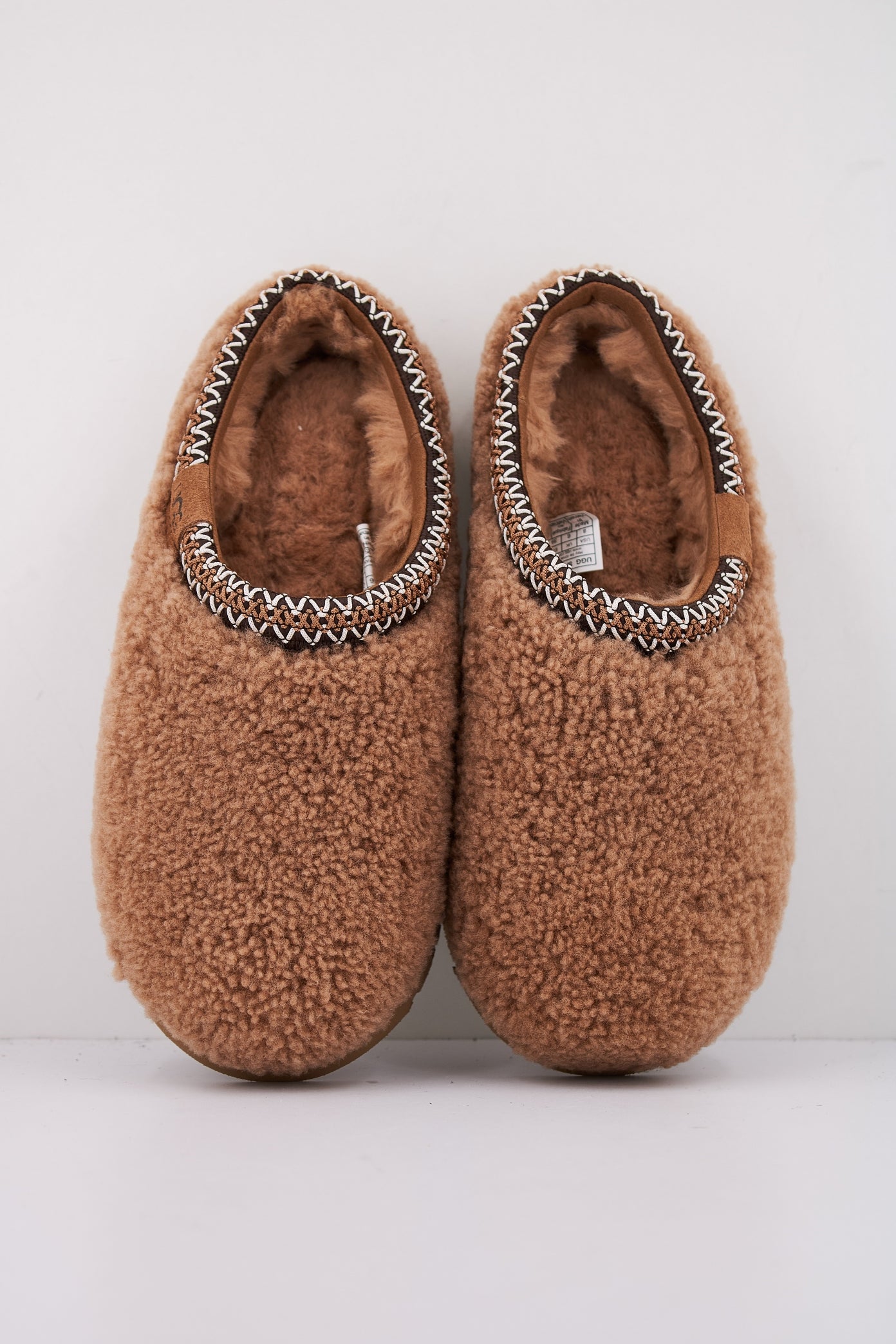 UGG W TASMAN MAXI CURLY en color MARRON  (3)