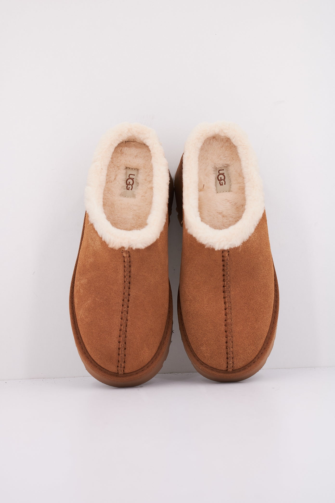 UGG NEW HEIGHTS COZY CLOG en color MARRON  (3)