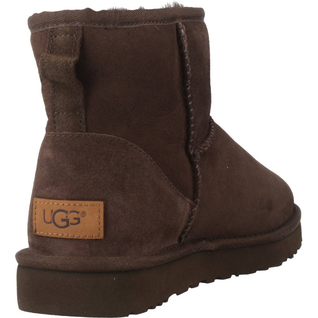 UGG W CLASSIC MINI II en color MARRON  (3)