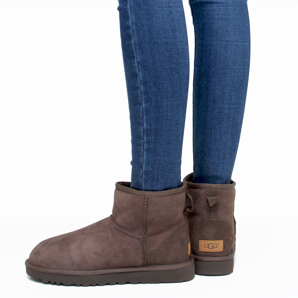 UGG W CLASSIC MINI II en color MARRON  (9)