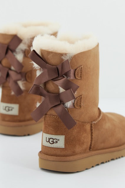 UGG BAILEY BOW II en color MARRON  (3)