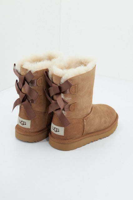 UGG BAILEY BOW II en color MARRON  (3)