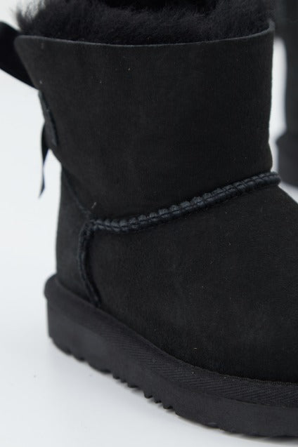 UGG MINI BAILEY BOW II en color NEGRO  (2)