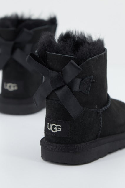 UGG MINI BAILEY BOW II en color NEGRO  (3)