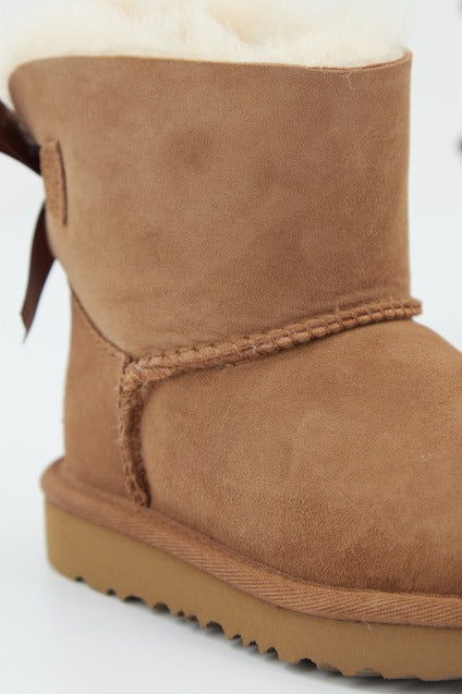 UGG MINI BAILEY BOW II en color MARRON  (2)