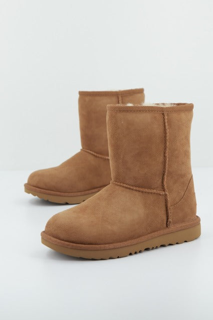 UGG CLASSIC II en color MARRON  (1)