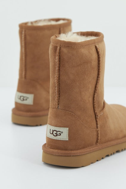 UGG CLASSIC II en color MARRON  (3)