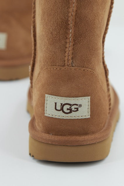 UGG CLASSIC II en color MARRON  (4)