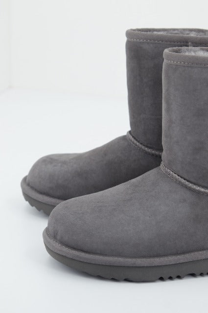 UGG CLASSIC II en color GRIS  (2)