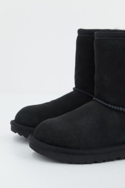 UGG CLASSIC II en color NEGRO  (2)