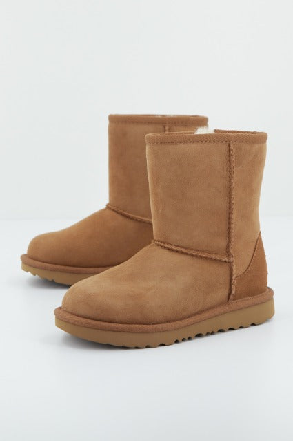 UGG CLASSIC II en color MARRON  (1)