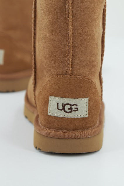 UGG CLASSIC II en color MARRON  (4)