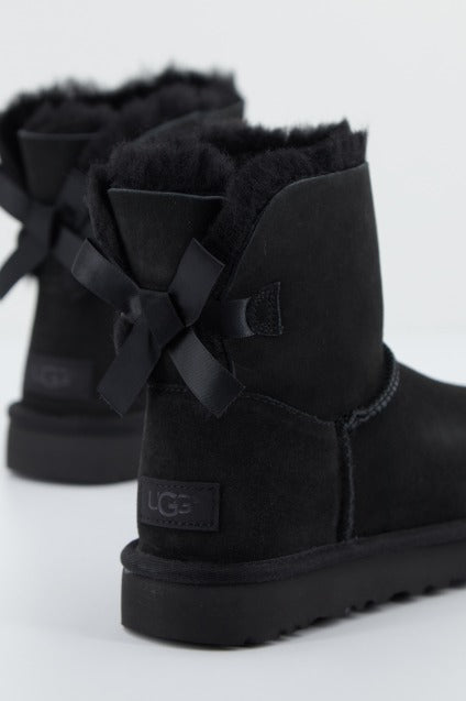 UGG UGG MINI BOW en color NEGRO  (3)